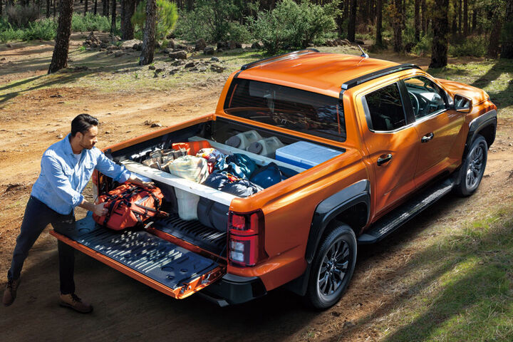 Practicality of a modern SUV Image