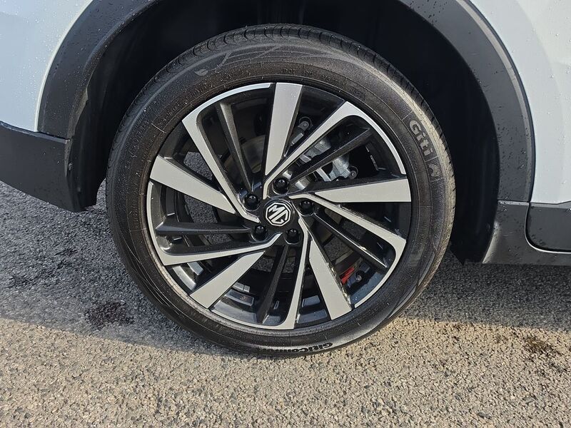 More views of MG ZS