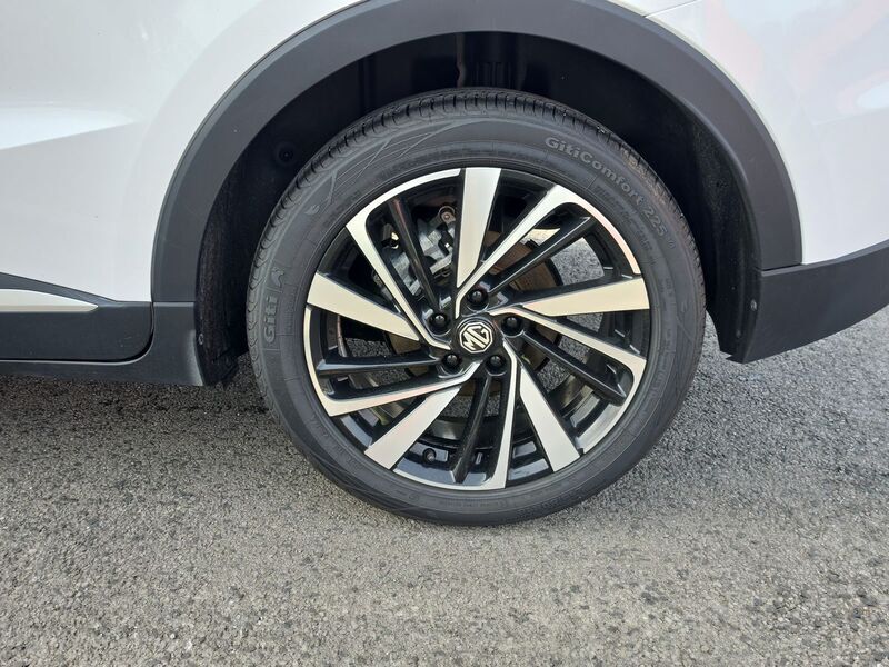 More views of MG ZS