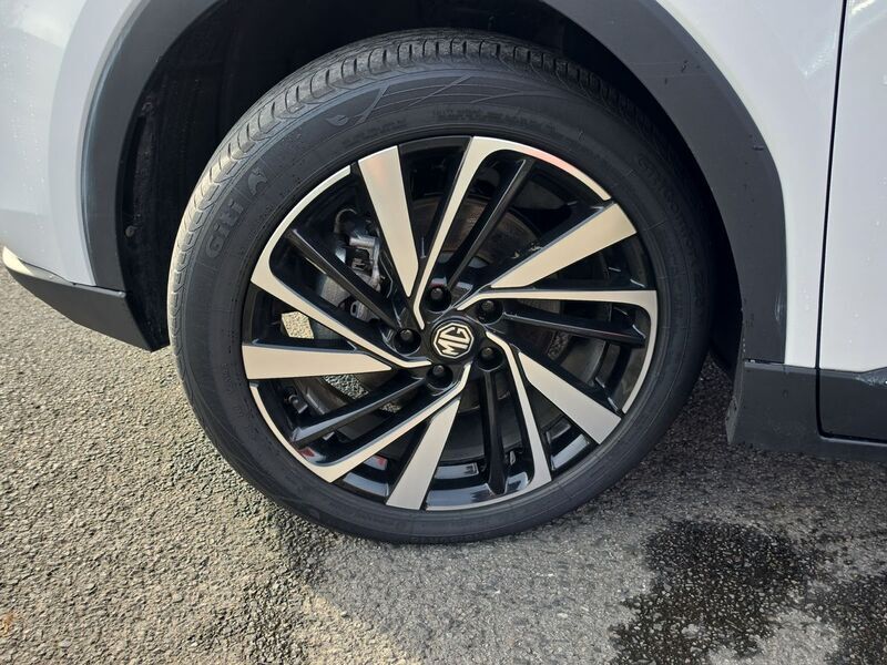 More views of MG ZS