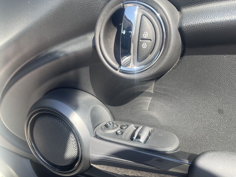 More views of MINI Hatch