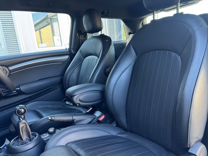 More views of MINI Hatch