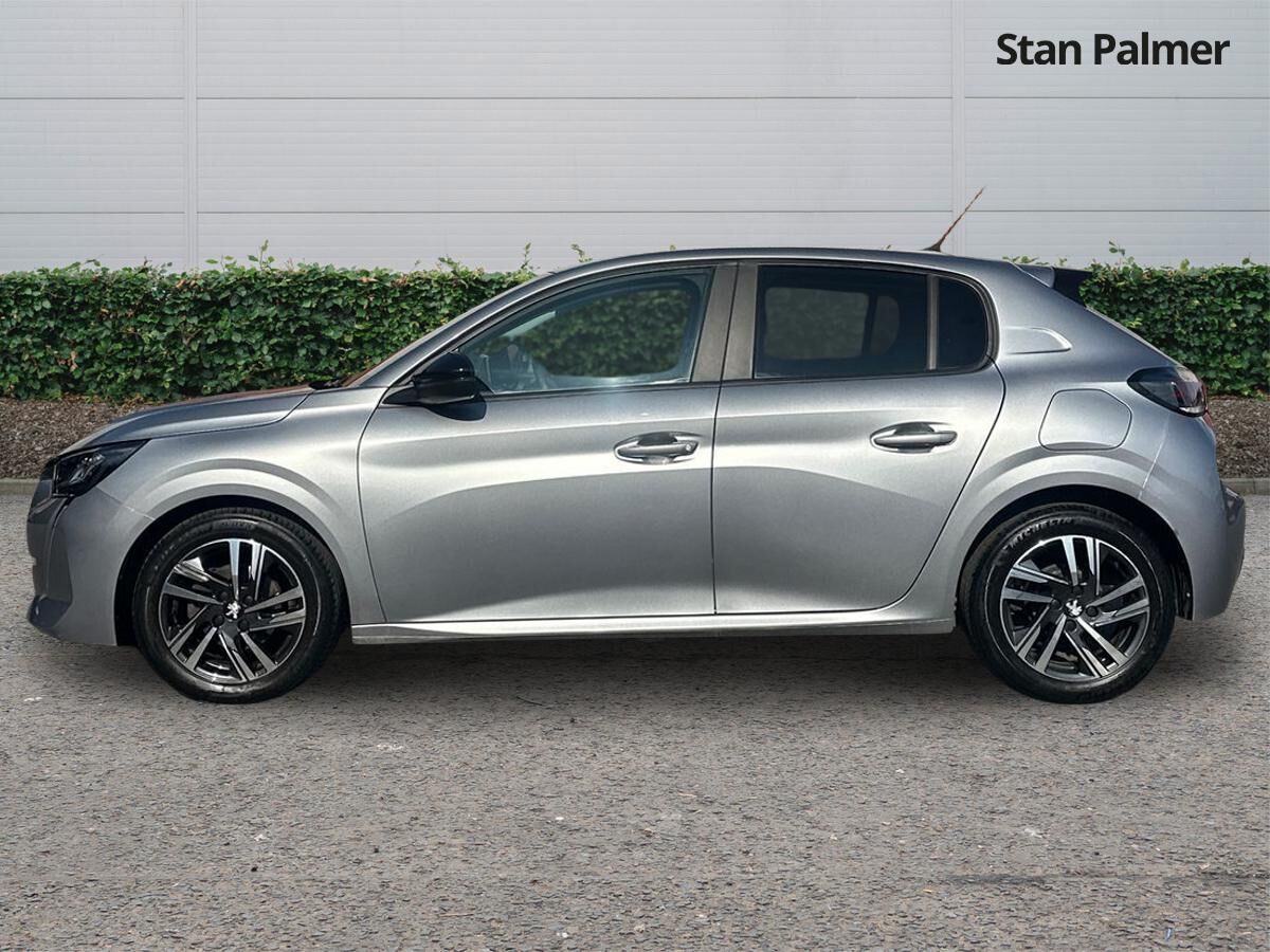 More views of Peugeot 208