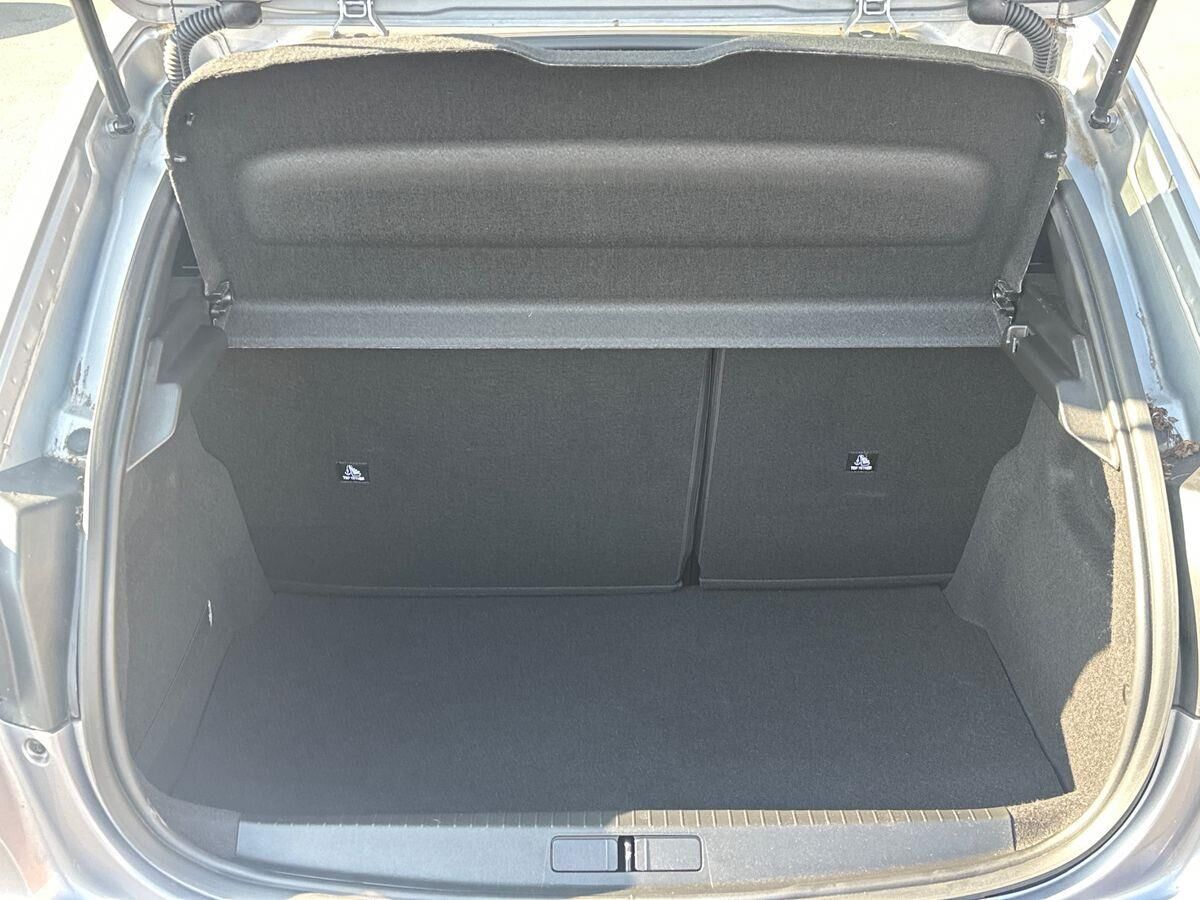More views of Peugeot 208