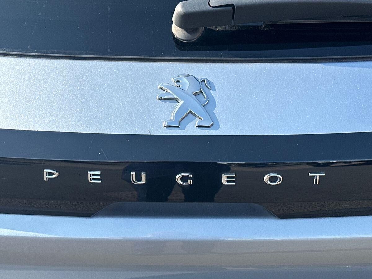 More views of Peugeot 208