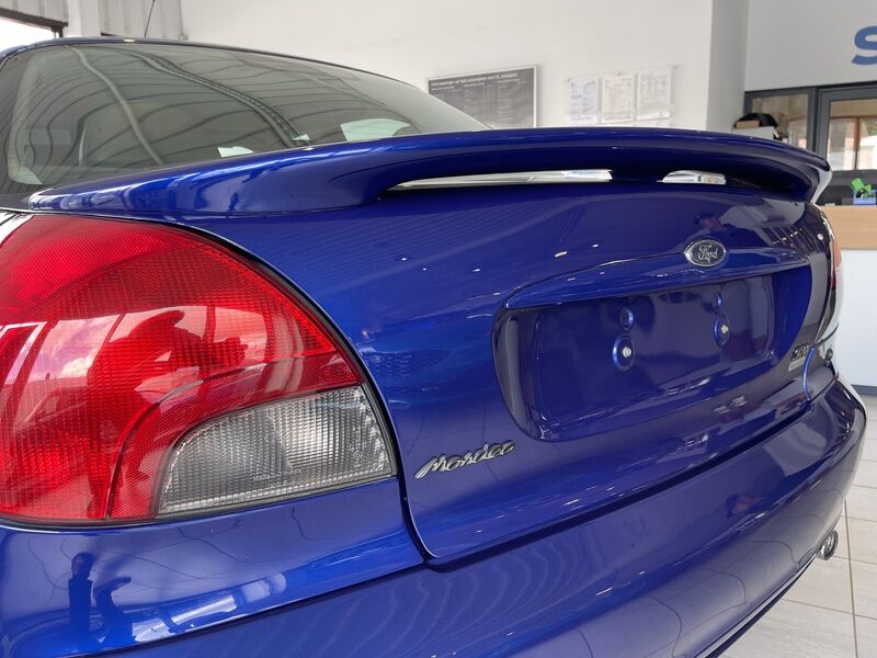 More views of Ford Mondeo
