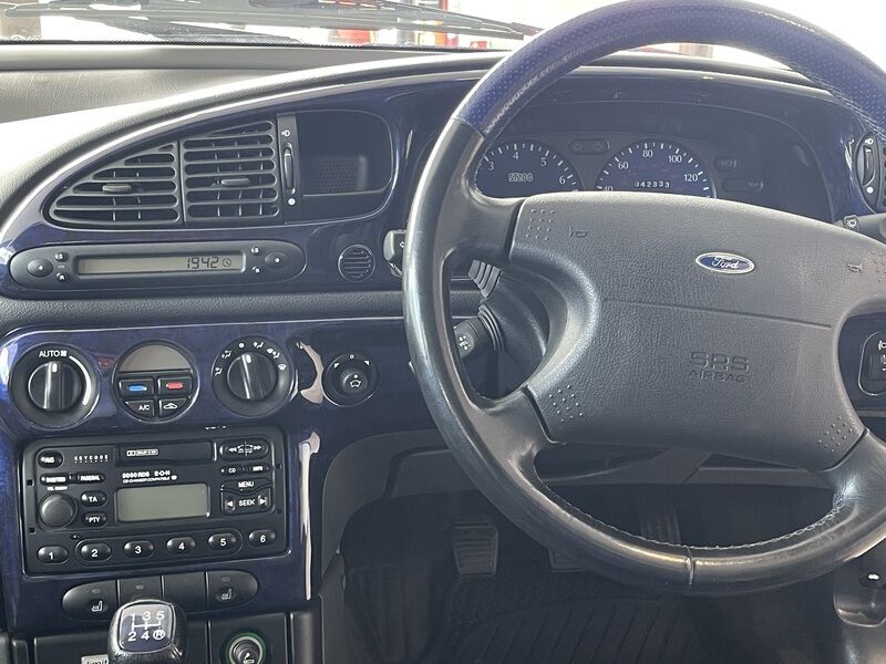 More views of Ford Mondeo