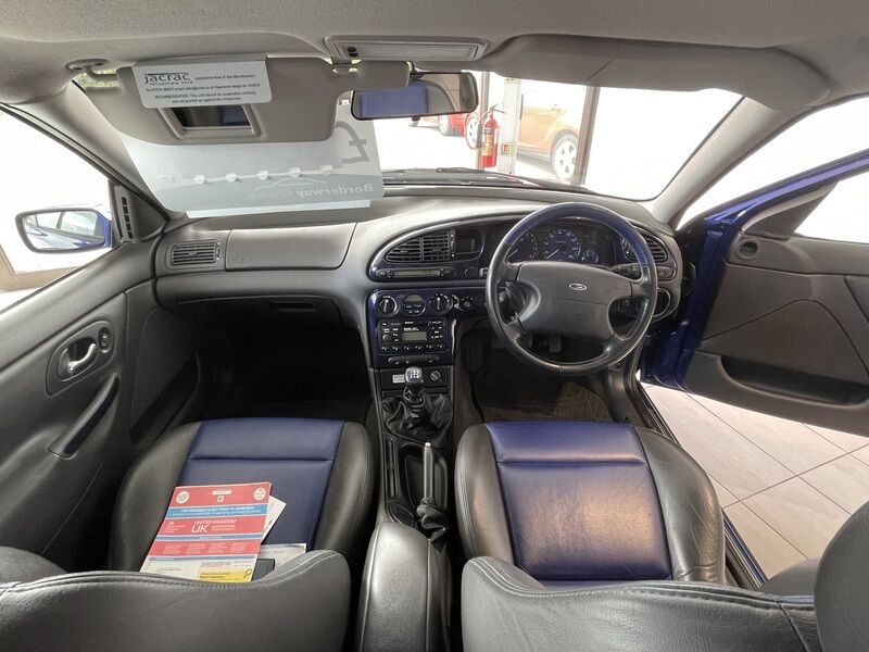 More views of Ford Mondeo