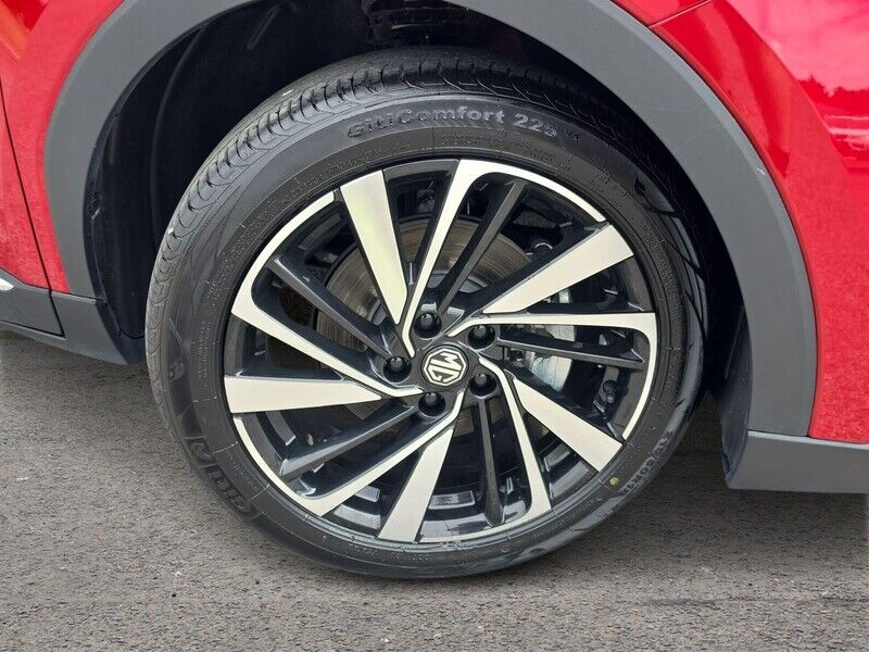 More views of MG ZS