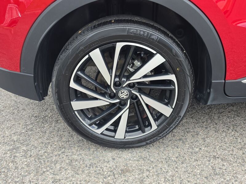 More views of MG ZS