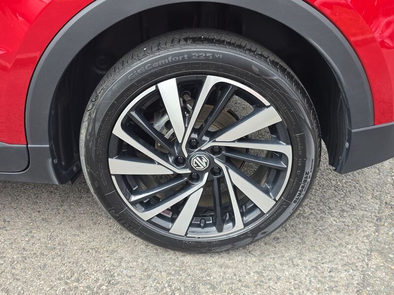More views of MG ZS