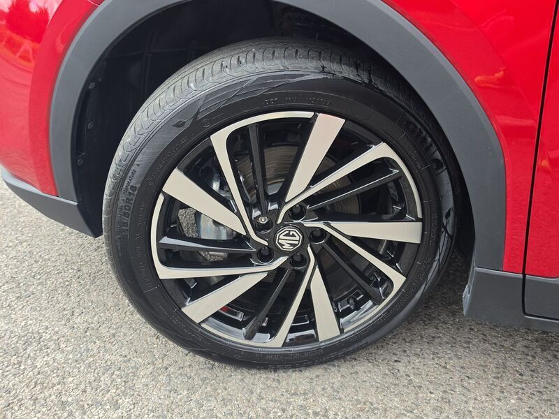 More views of MG ZS