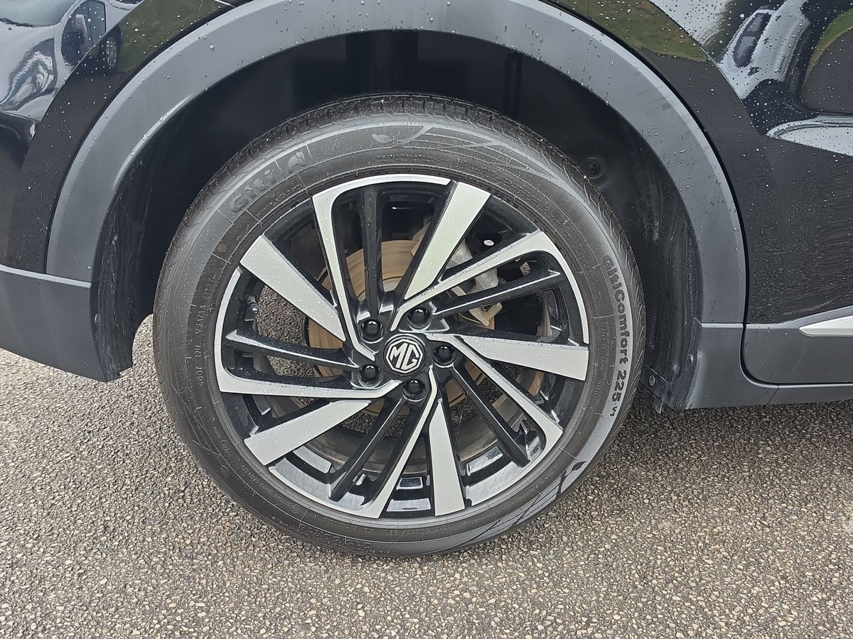 More views of MG ZS