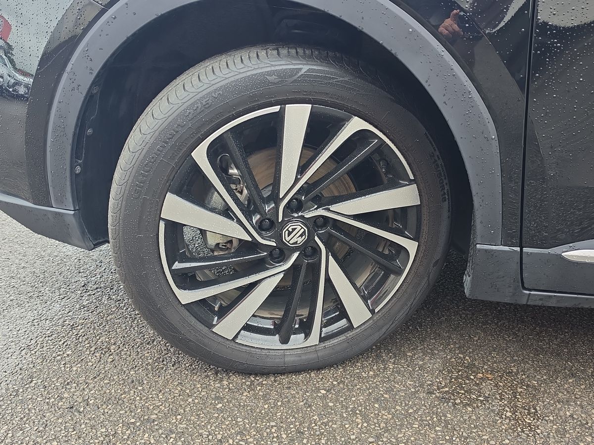More views of MG ZS