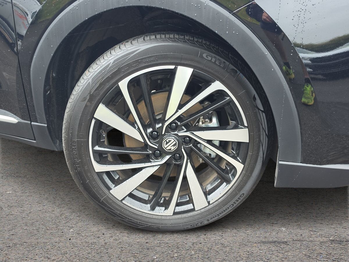 More views of MG ZS