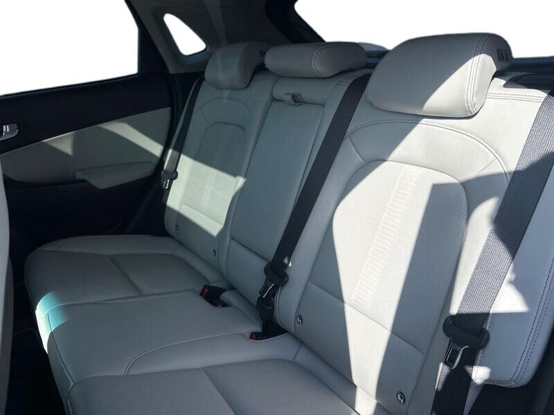 More views of Hyundai KONA