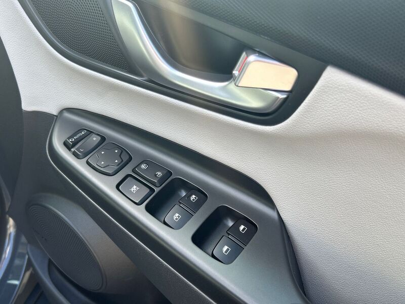 More views of Hyundai KONA