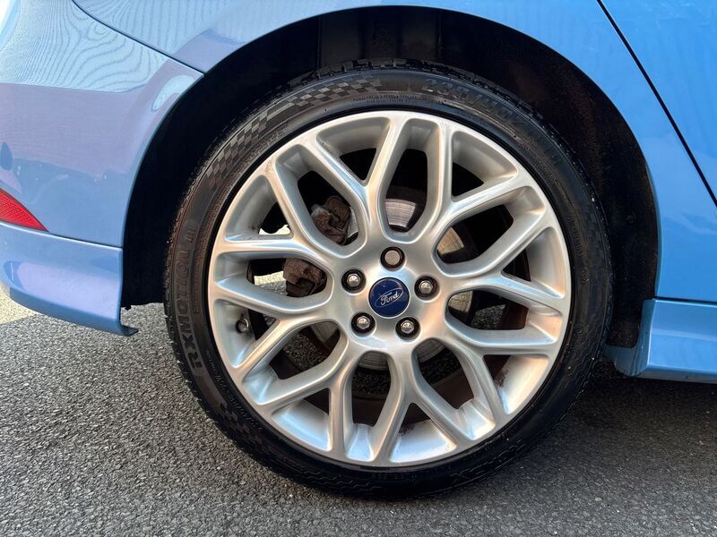 More views of Ford Focus