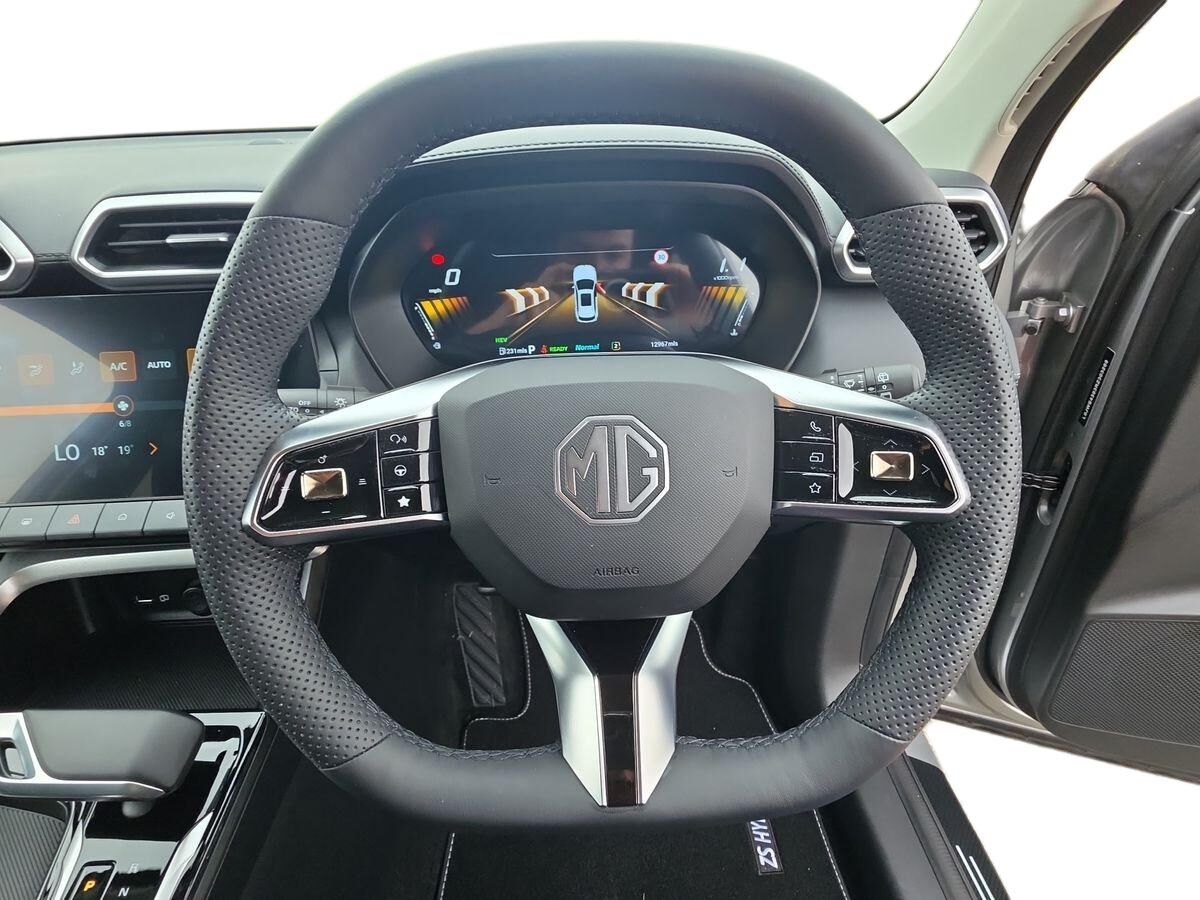 More views of MG ZS