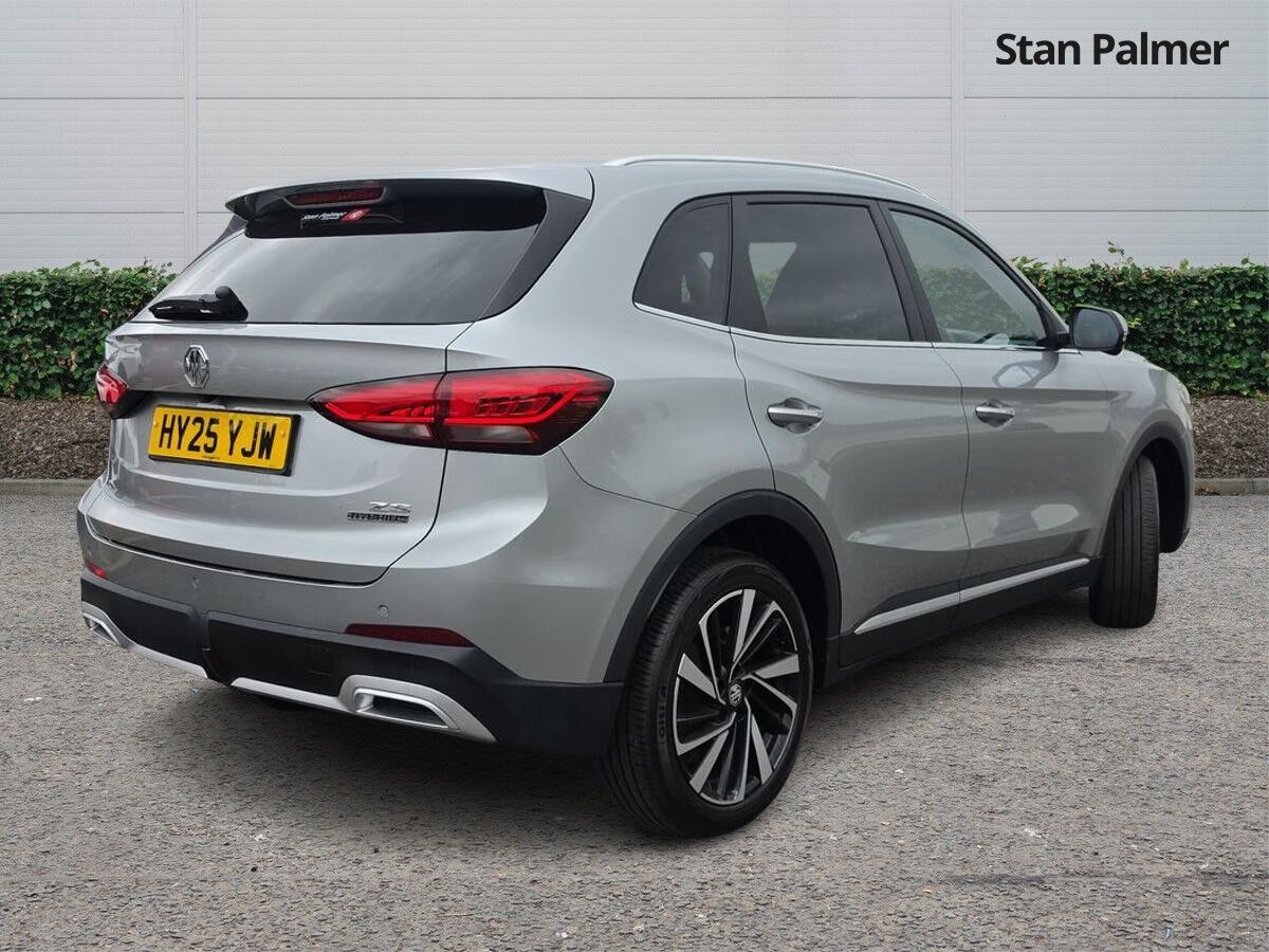 More views of MG ZS