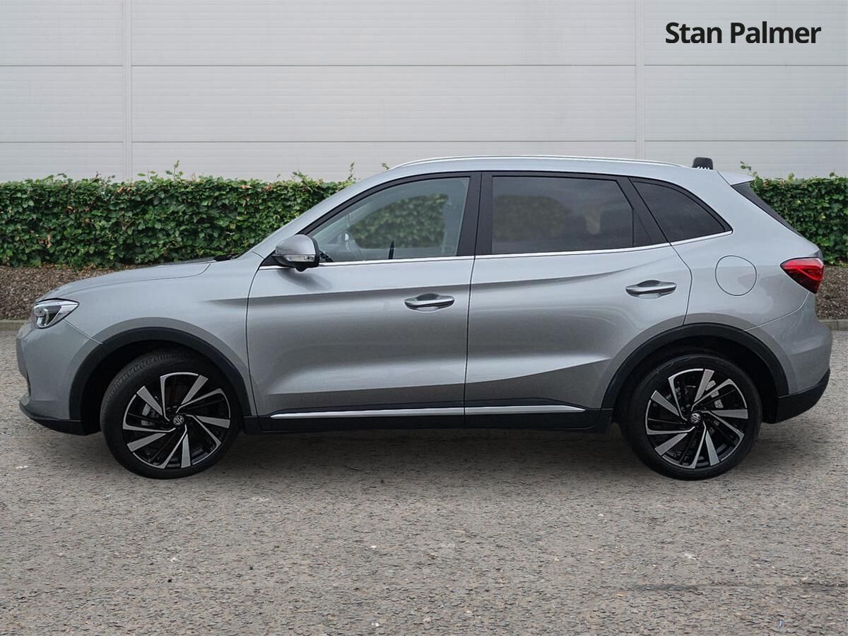 More views of MG ZS