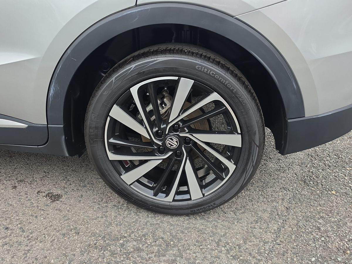 More views of MG ZS