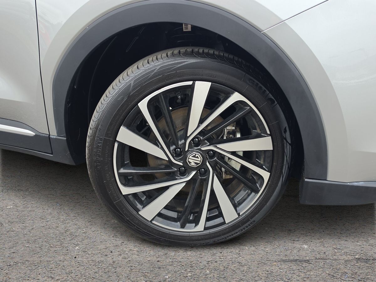 More views of MG ZS
