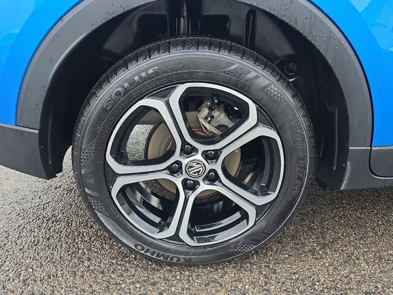 More views of MG ZS