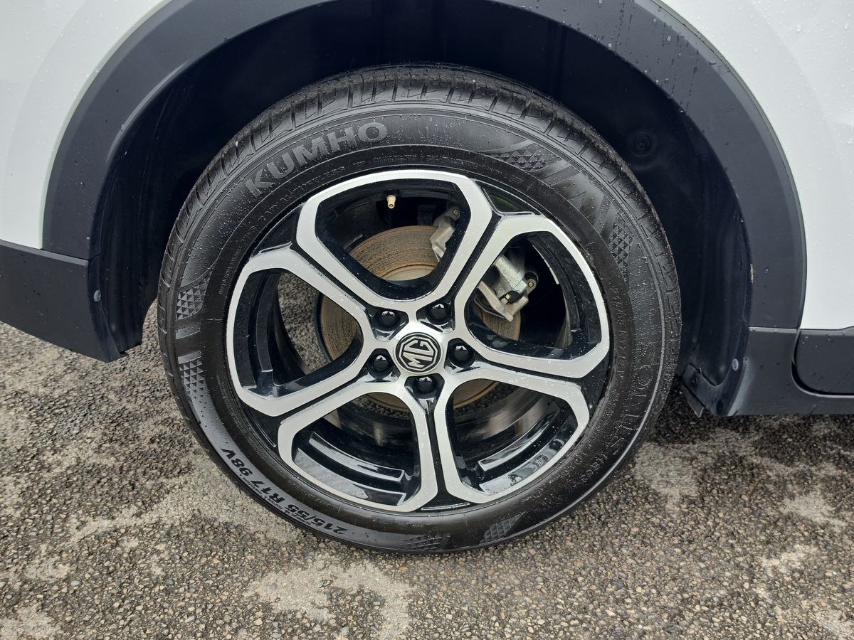 More views of MG ZS