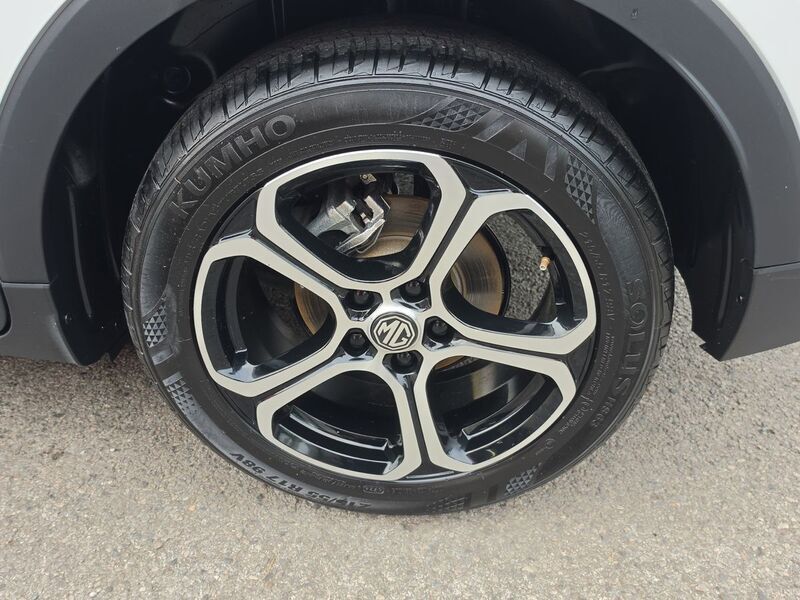 More views of MG ZS