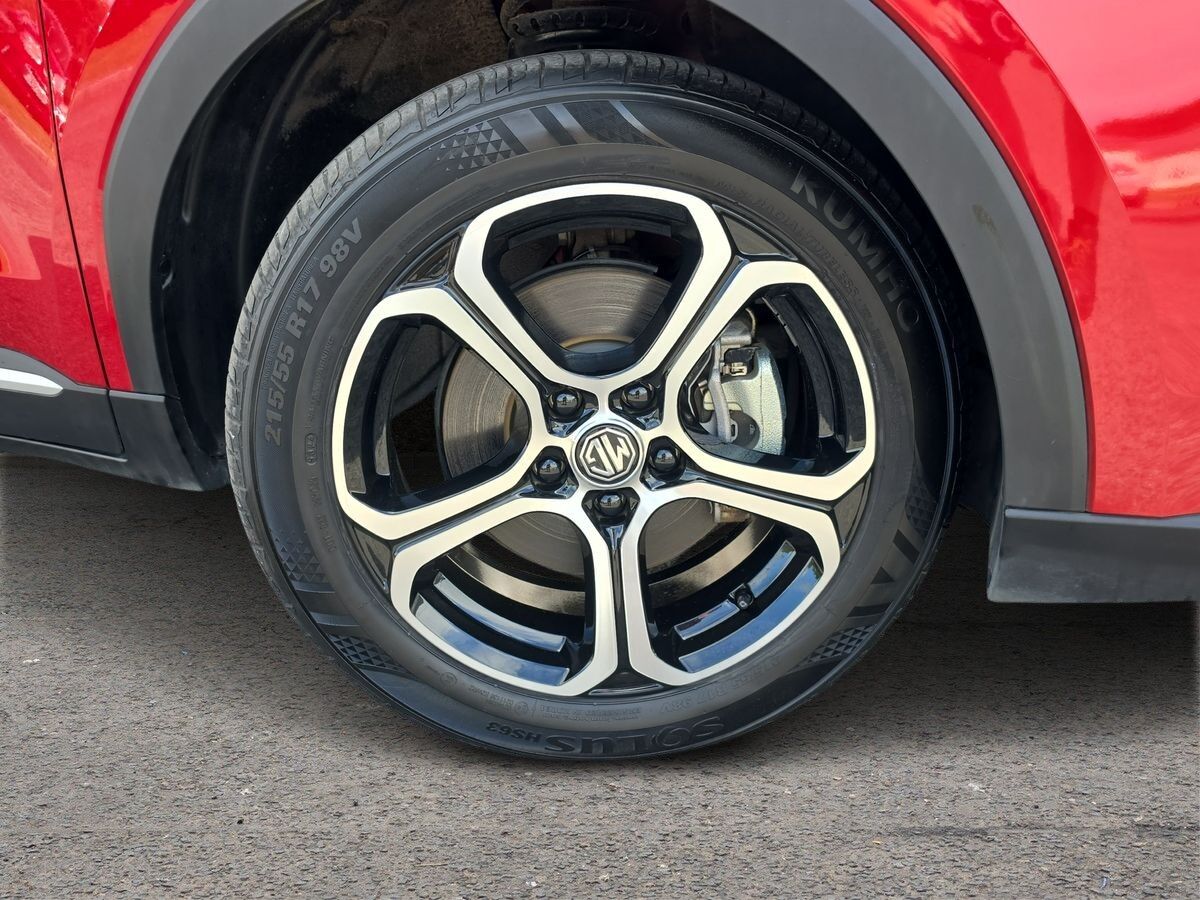 More views of MG ZS