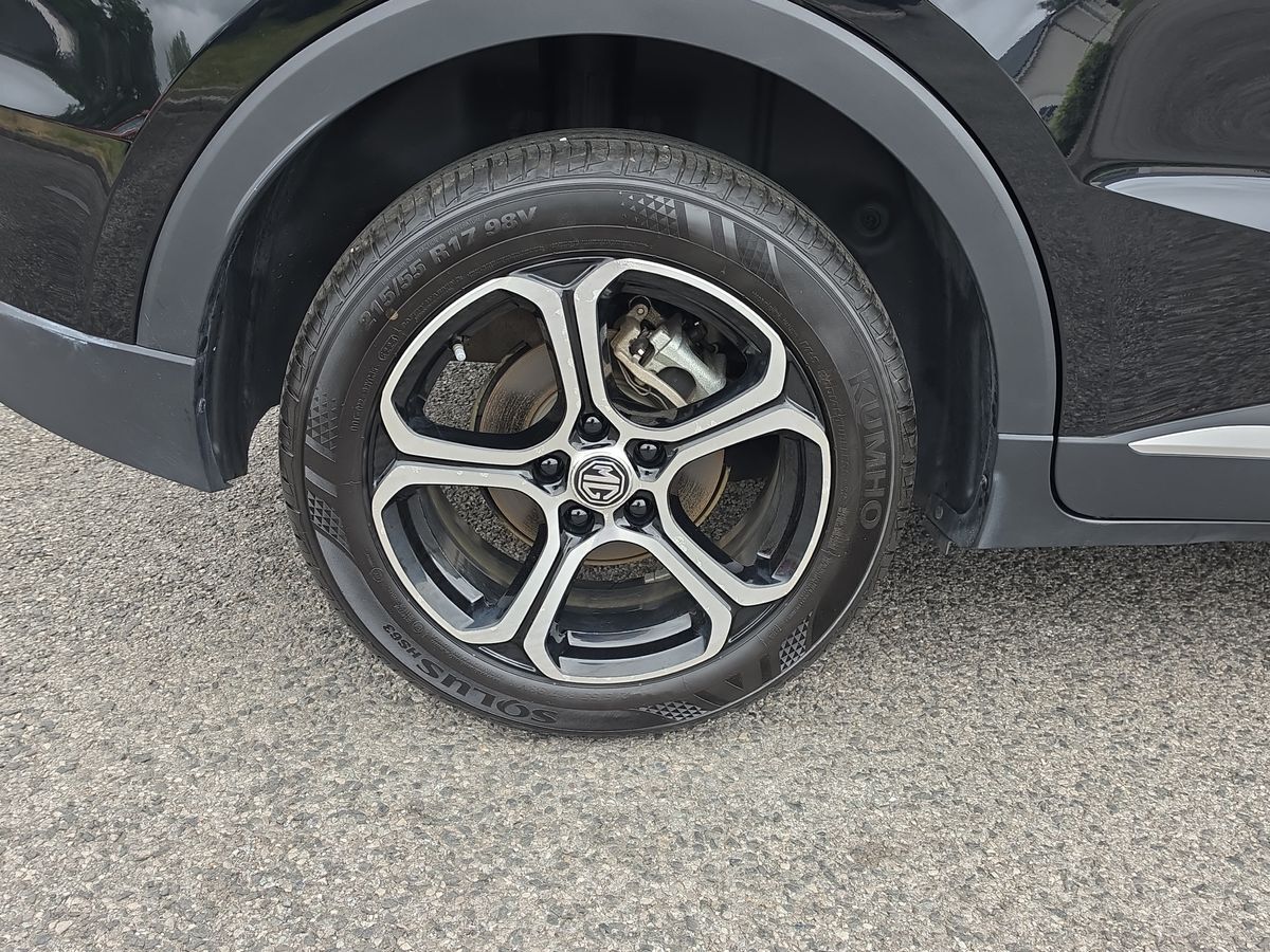 More views of MG ZS