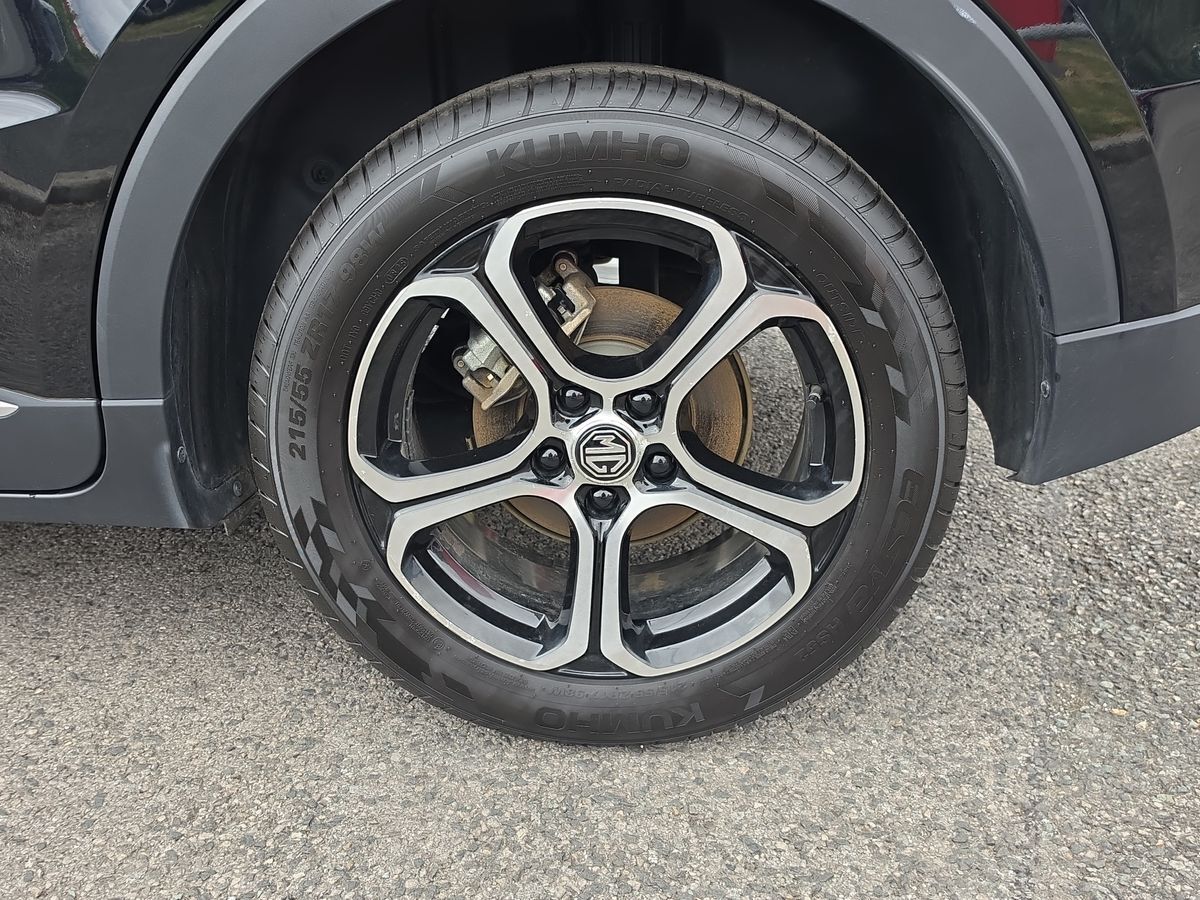 More views of MG ZS