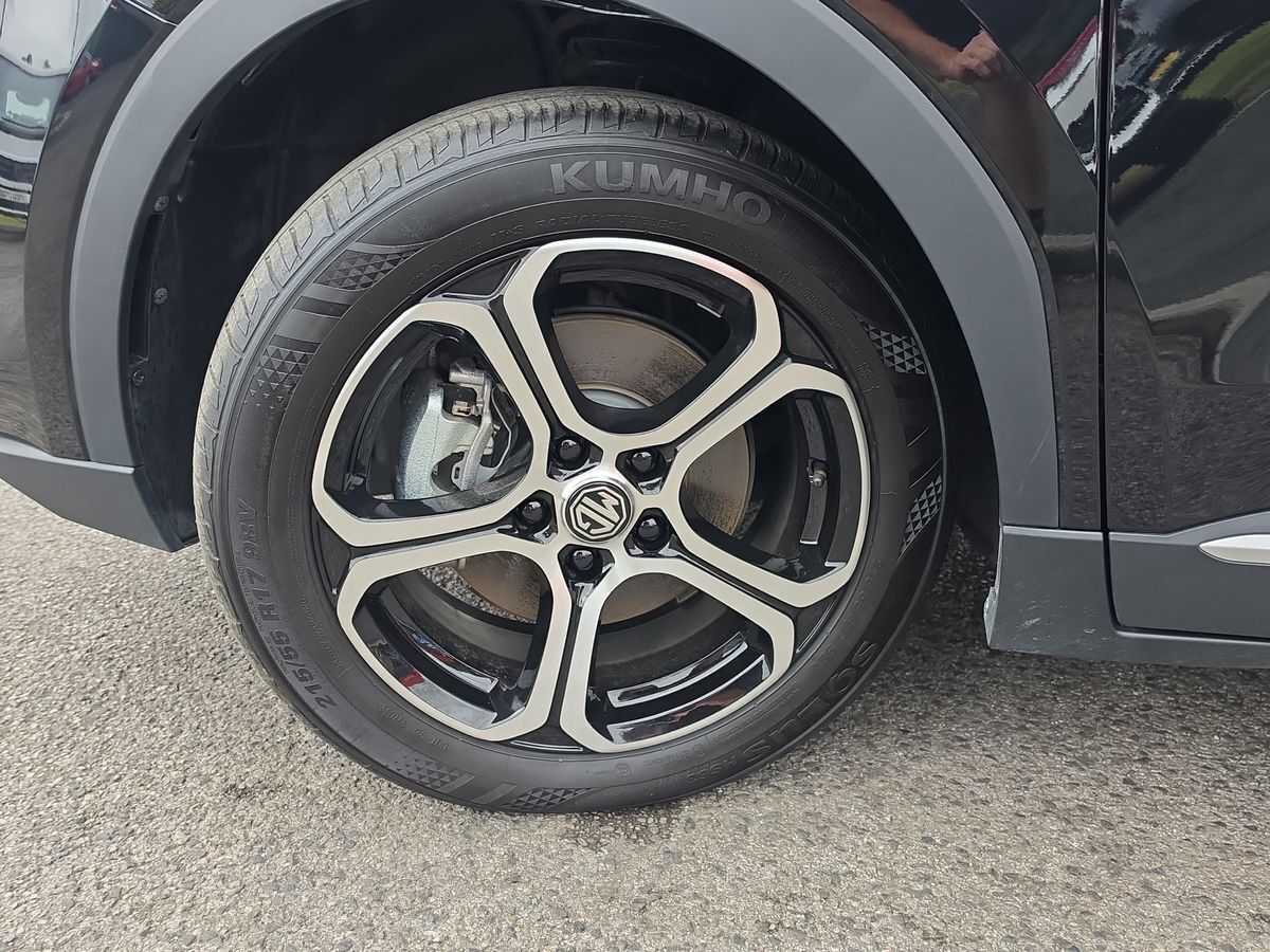 More views of MG ZS
