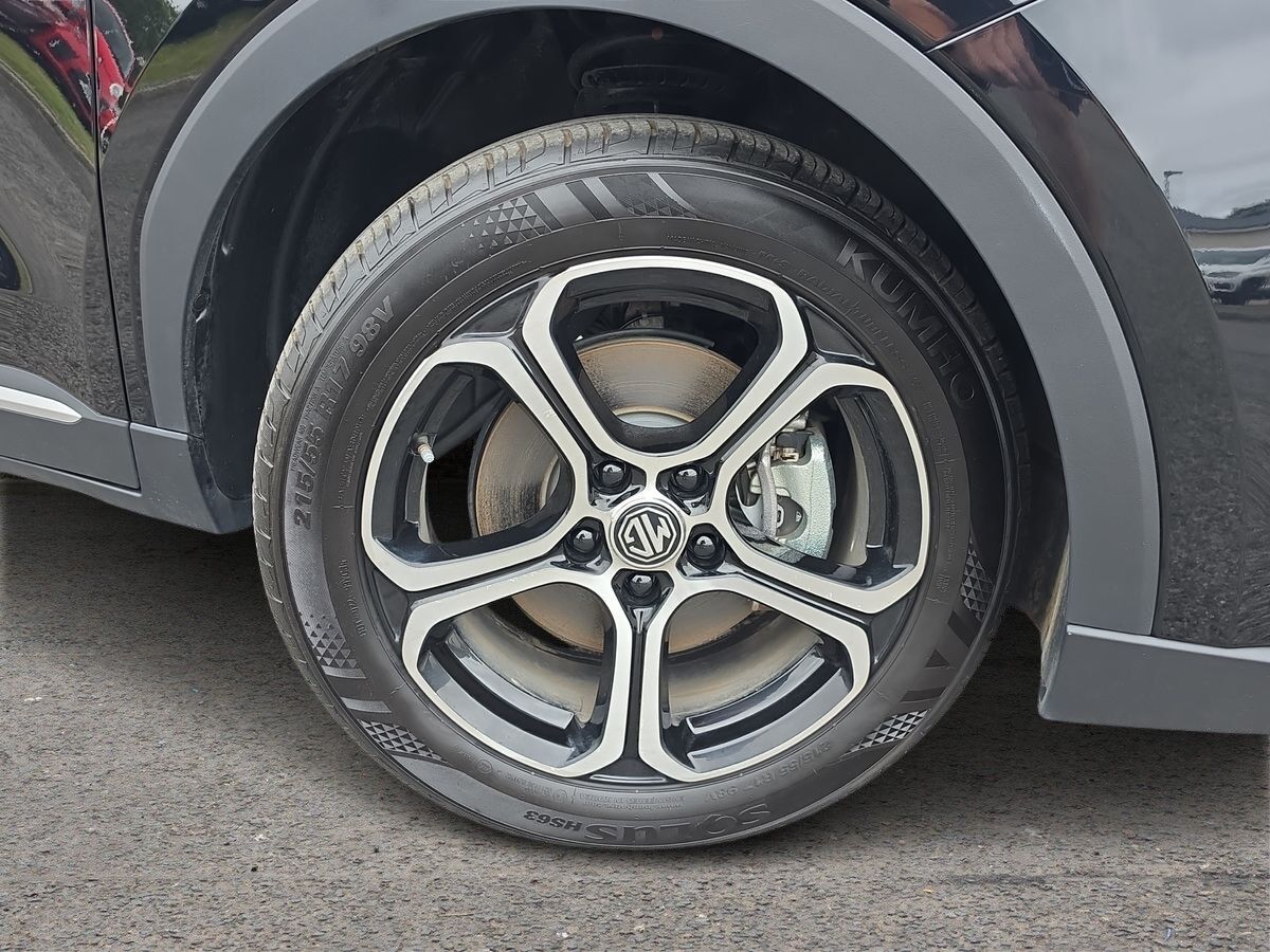 More views of MG ZS