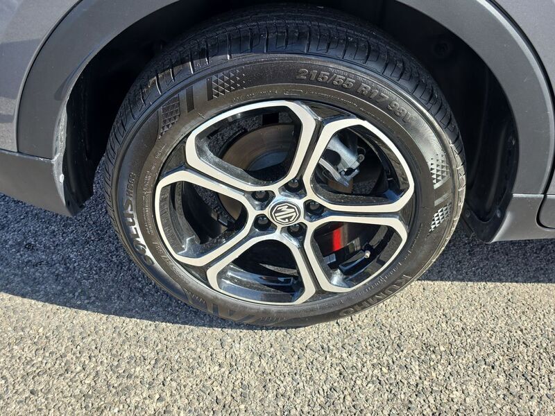 More views of MG ZS
