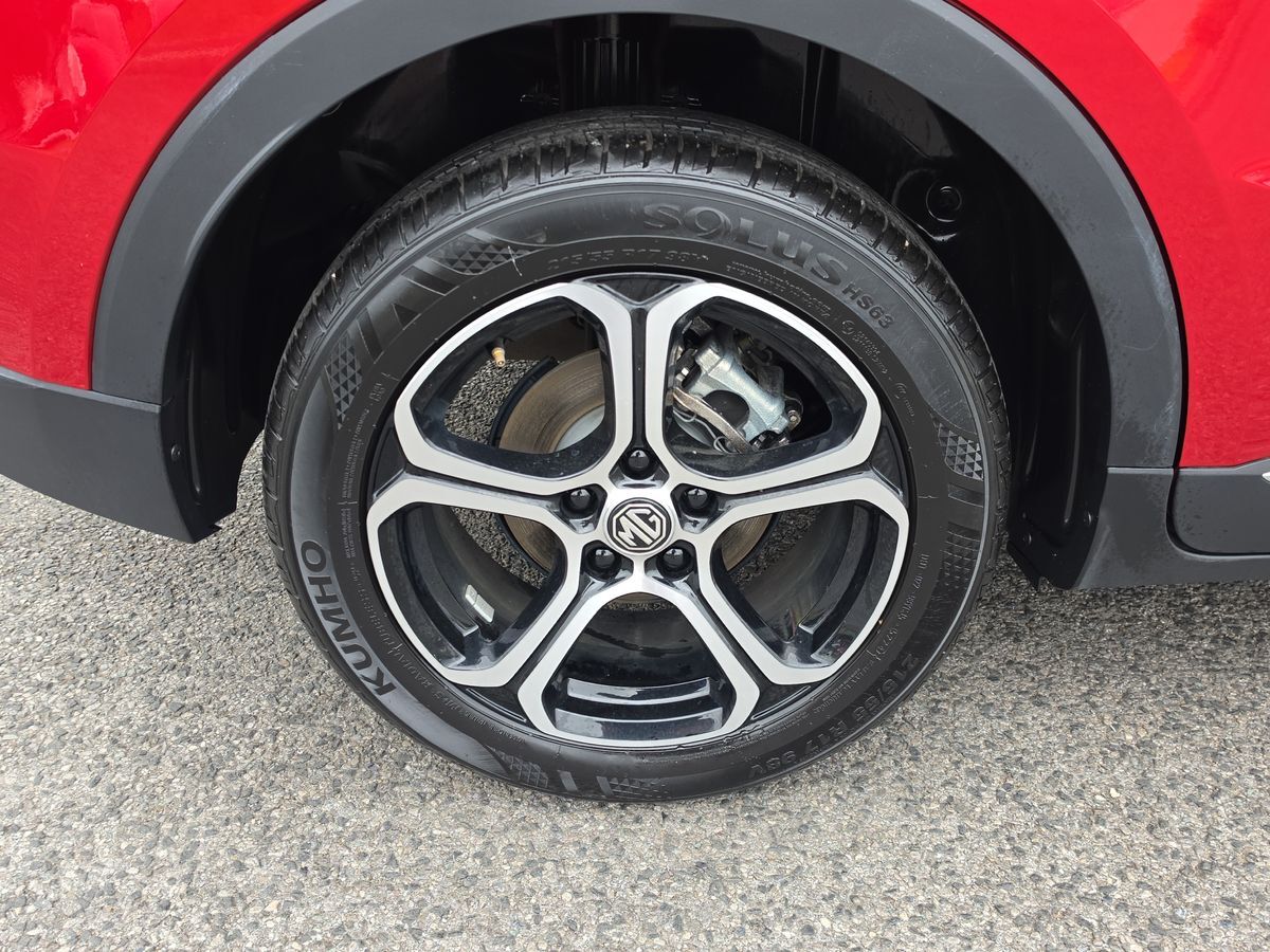 More views of MG ZS