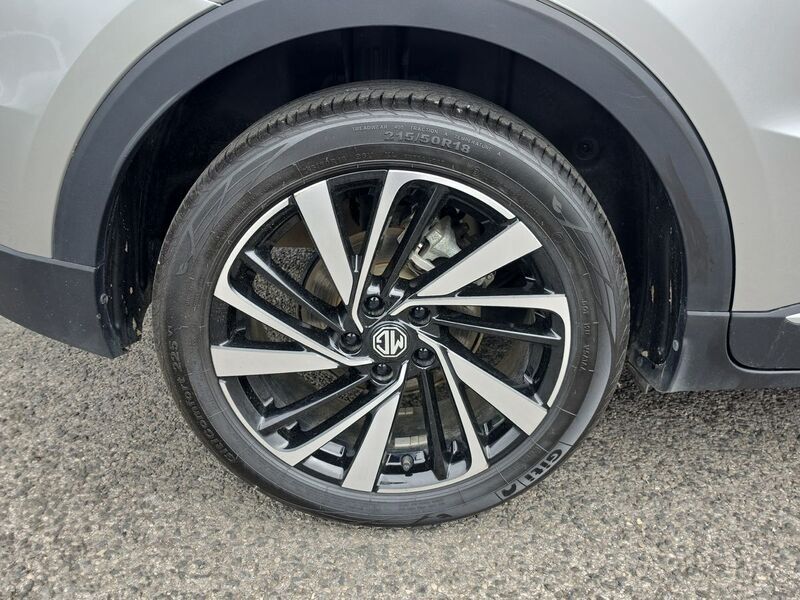 More views of MG ZS