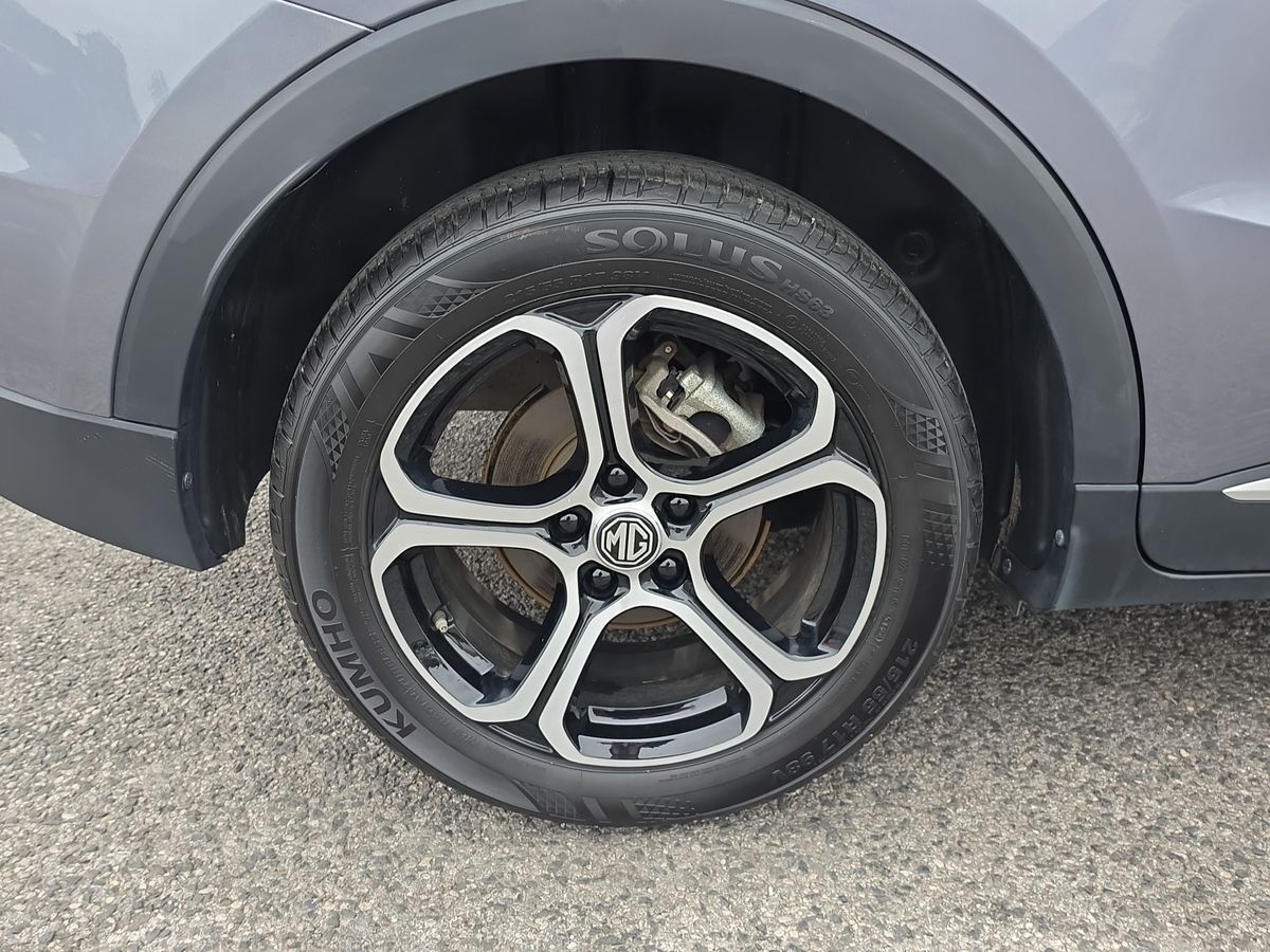 More views of MG ZS