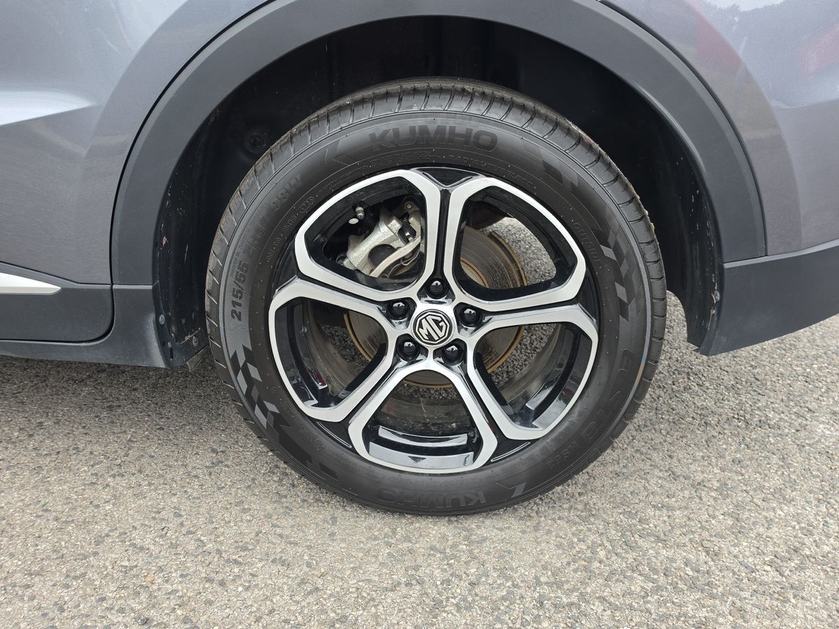 More views of MG ZS