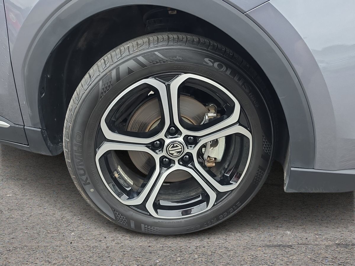 More views of MG ZS