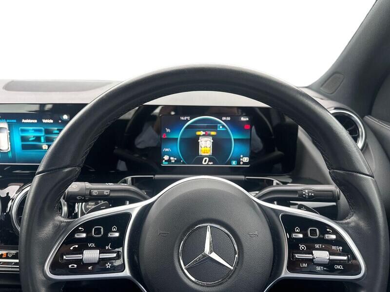 More views of Mercedes-Benz GLA