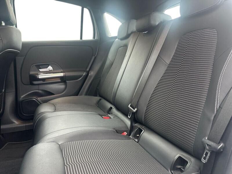 More views of Mercedes-Benz GLA