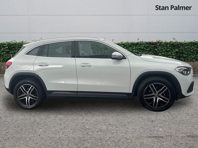 More views of Mercedes-Benz GLA