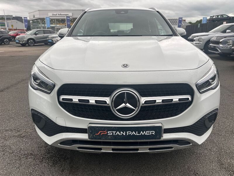 More views of Mercedes-Benz GLA