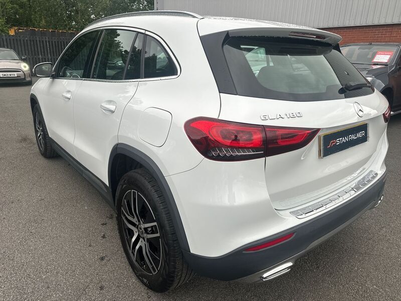 More views of Mercedes-Benz GLA