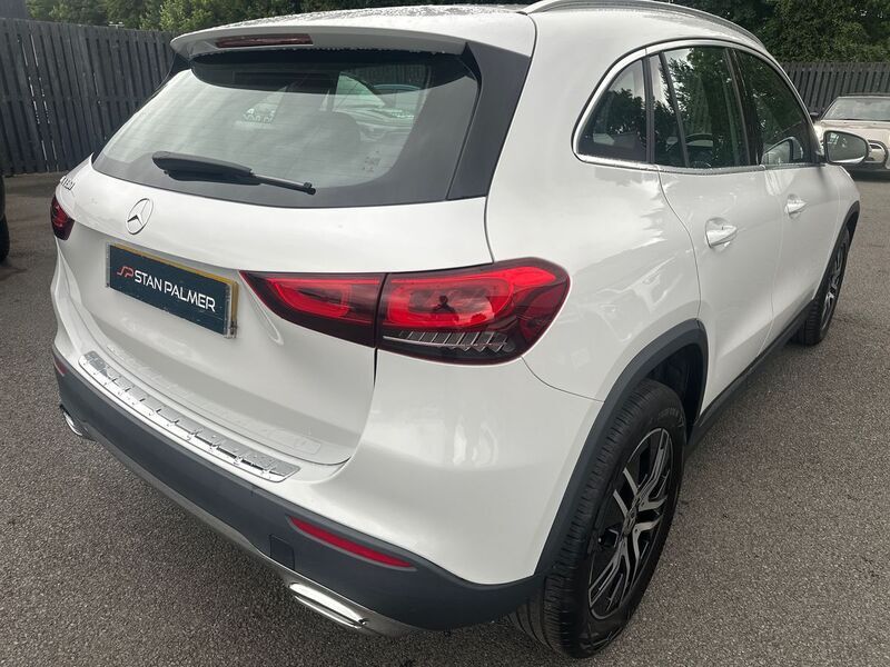 More views of Mercedes-Benz GLA