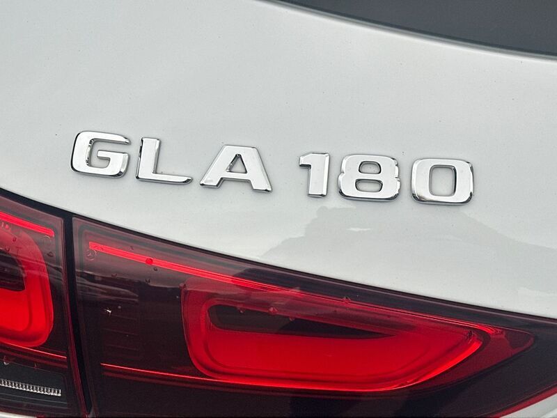 More views of Mercedes-Benz GLA