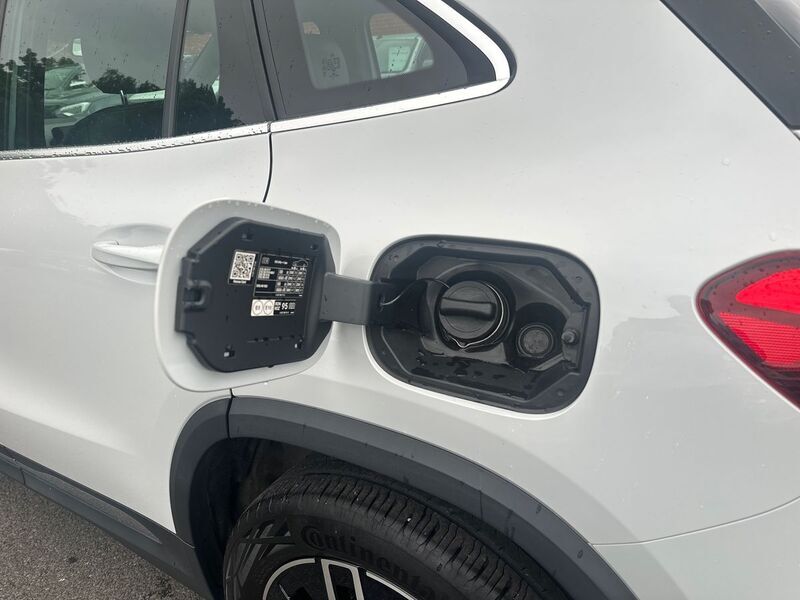 More views of Mercedes-Benz GLA