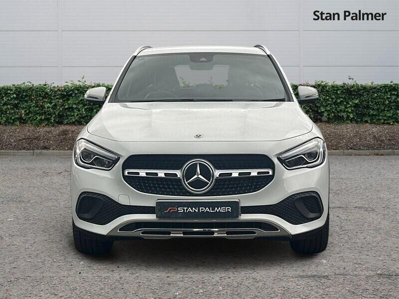 More views of Mercedes-Benz GLA